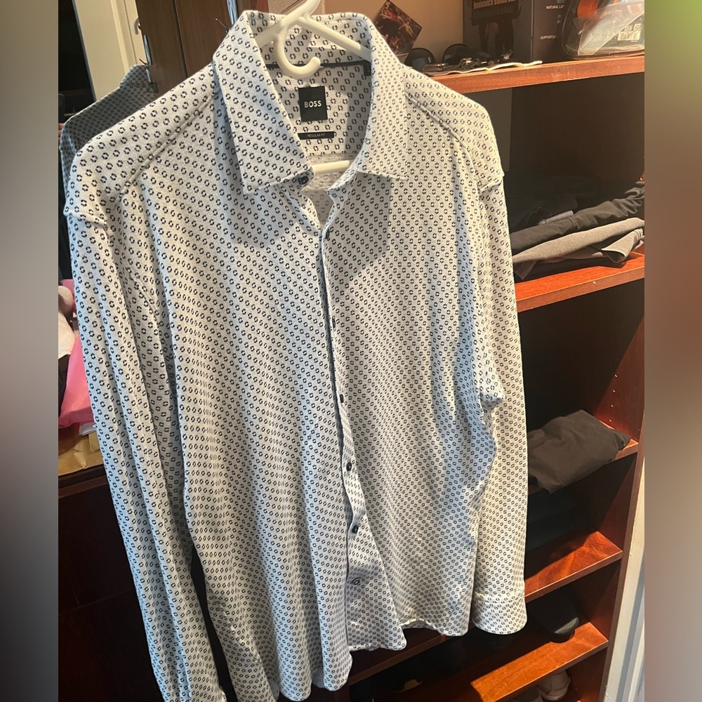 Boss soft cotton dress shirt 
Never worn 
No tags